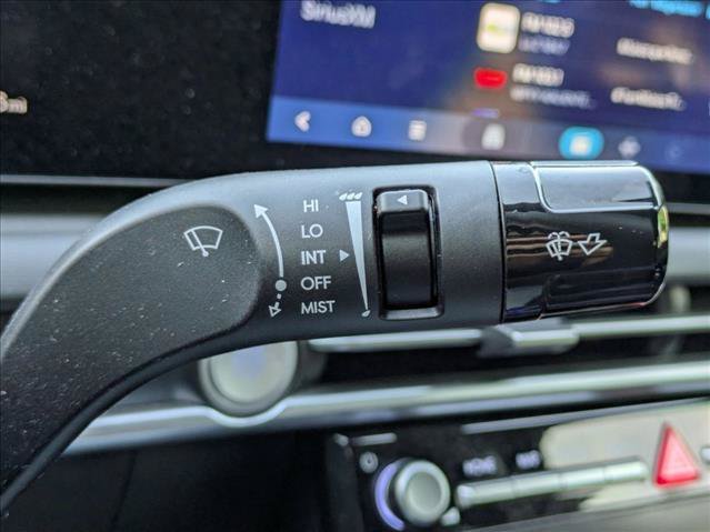 Used 2025 Hyundai Santa Cruz SEL FWD image 9