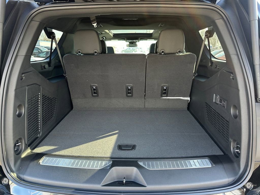 New 2026 Chevrolet Suburban Premier w/ Sun And Tow Package image 28