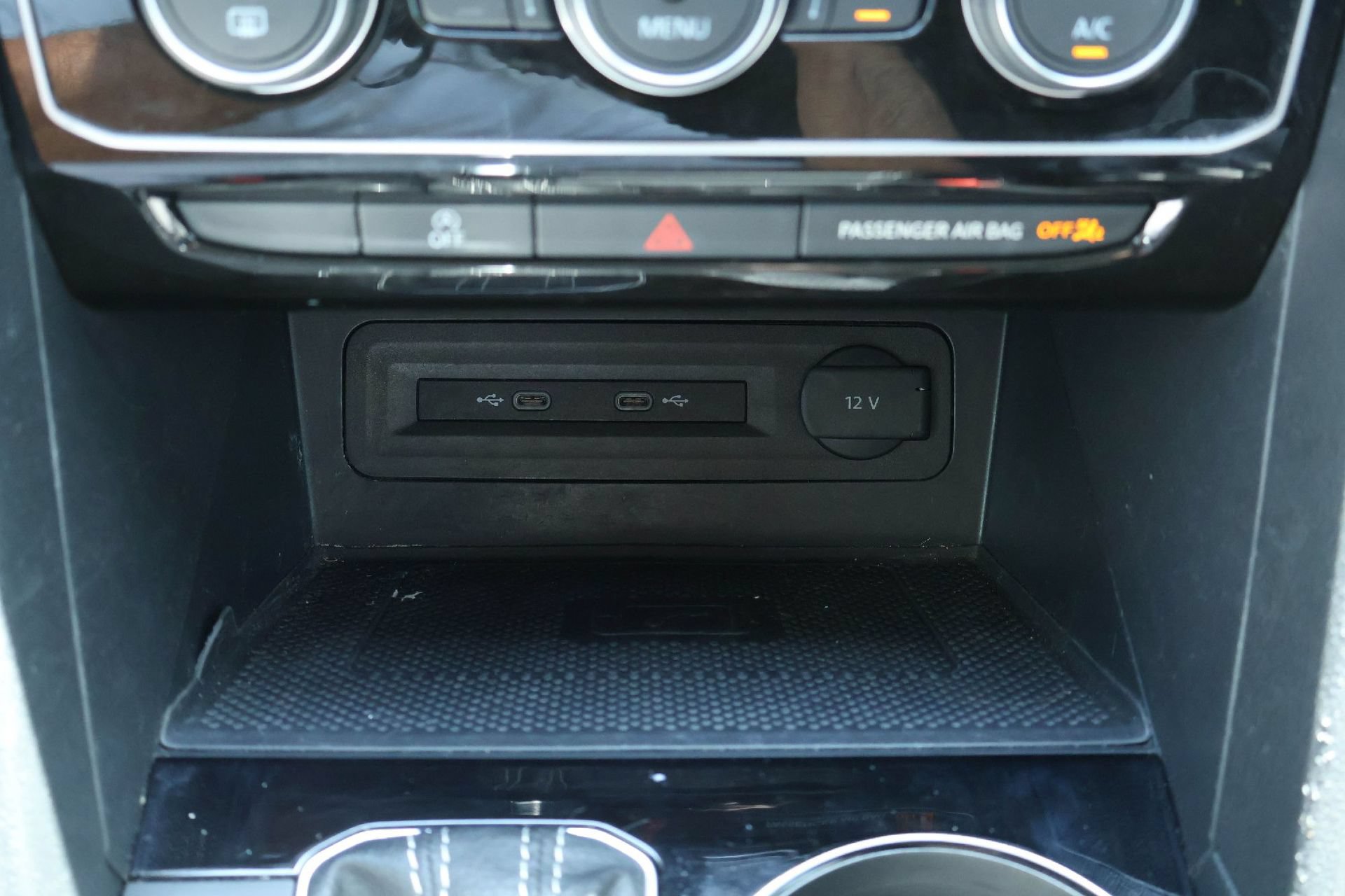Used 2022 Volkswagen Atlas SEL R-Line AWD/4WD image 26