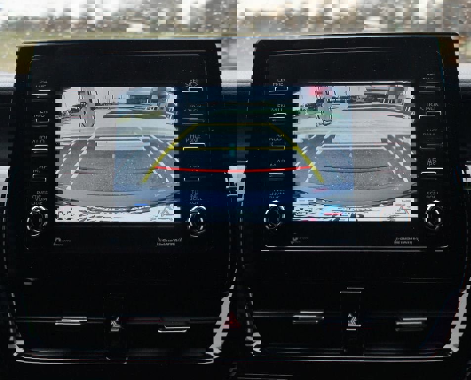 Used 2024 Toyota Camry SE image 7