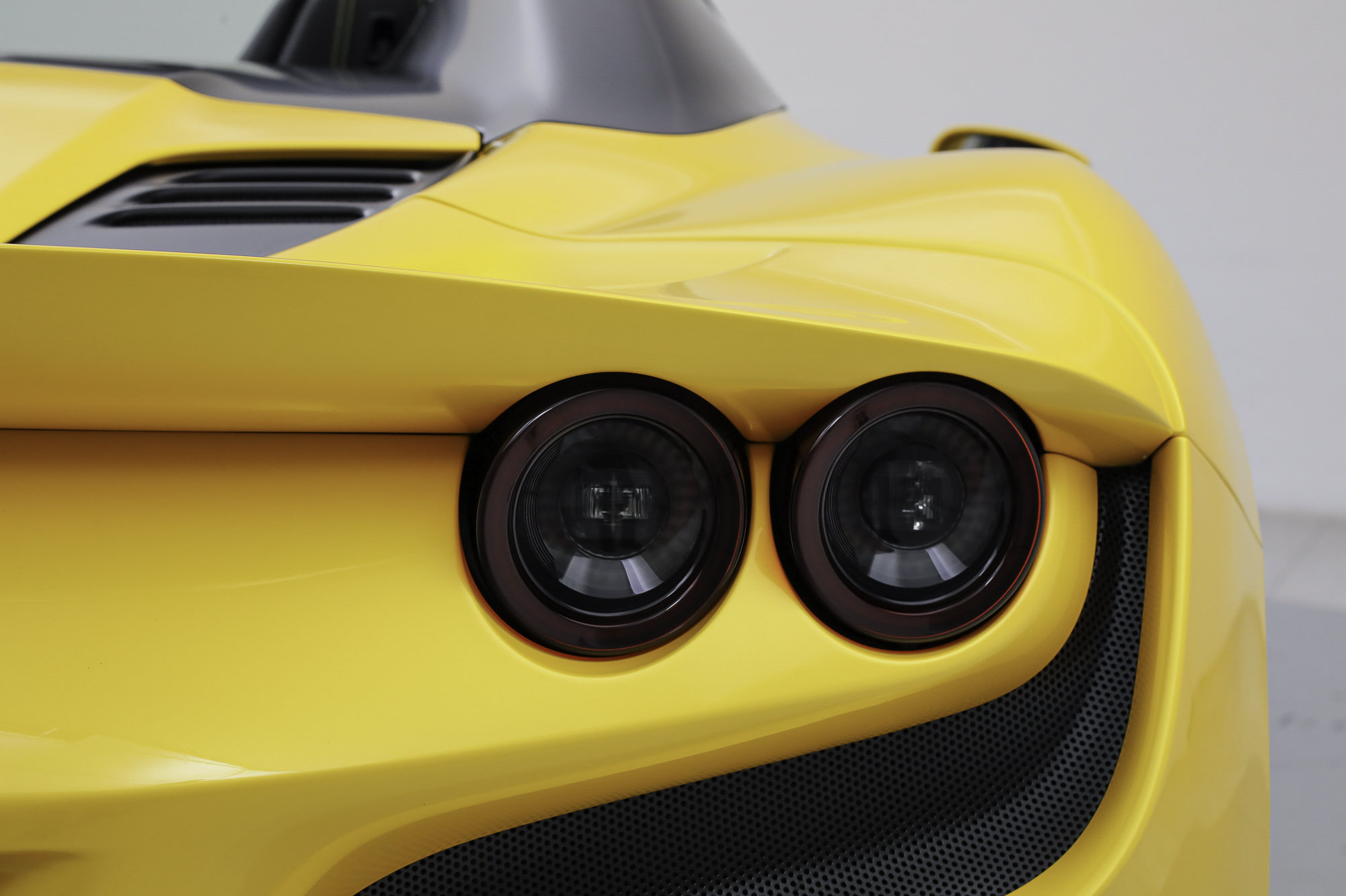 Certified 2022 Ferrari F8 Tributo RWD image 23