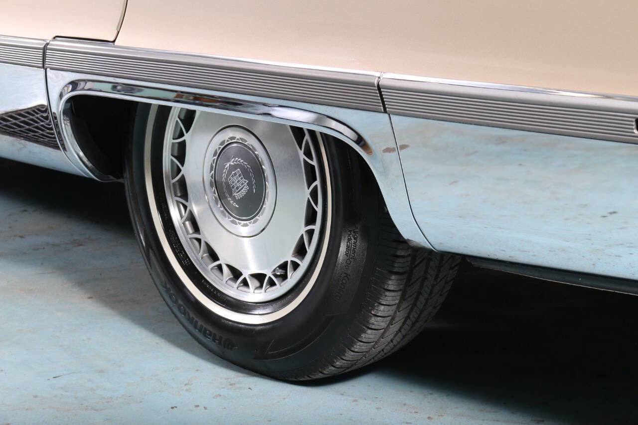 Used 1994 Cadillac Fleetwood Brougham RWD image 51