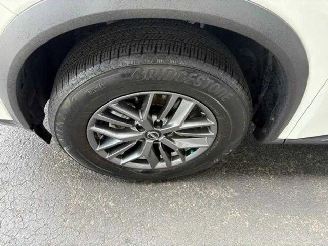 Used 2024 Nissan Rogue S image 14