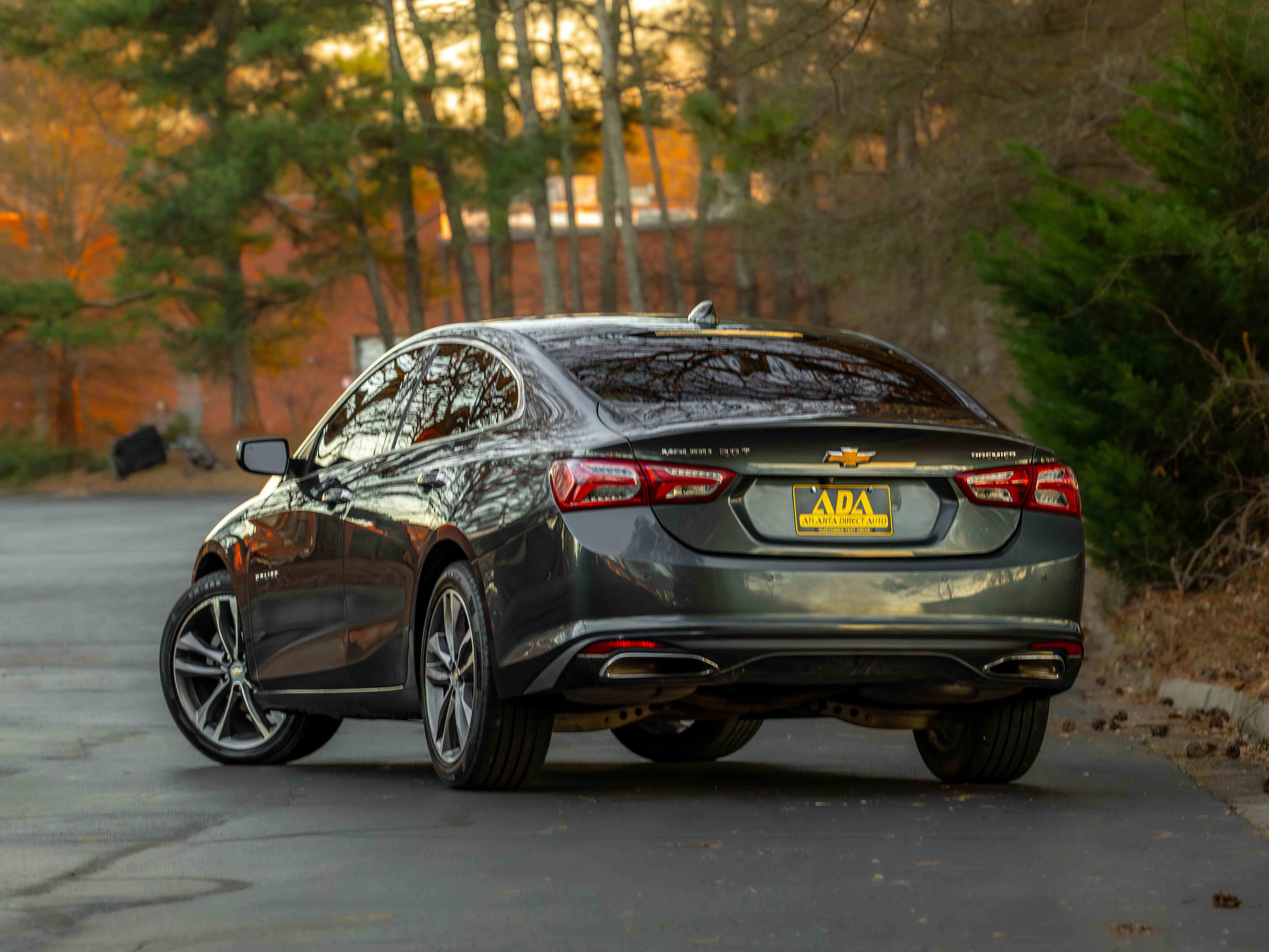Used 2019 Chevrolet Malibu Premier w/ Sun and Wheel Package image 3