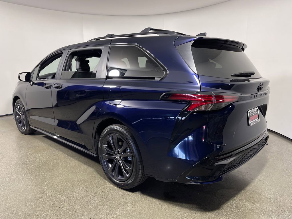 New 2026 Toyota Sienna XSE image 5