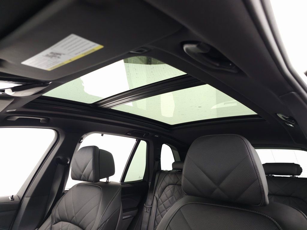 Used 2025 BMW X5 M60i w/ Executive Package image 19