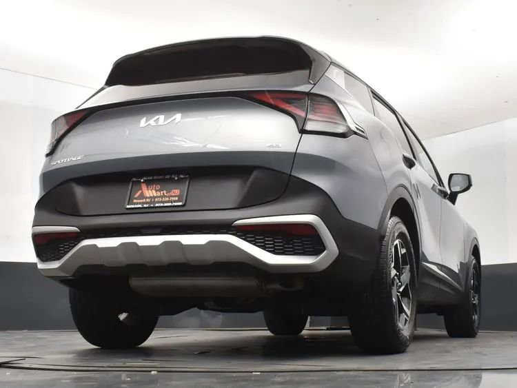 Used 2025 Kia Sportage LX image 13