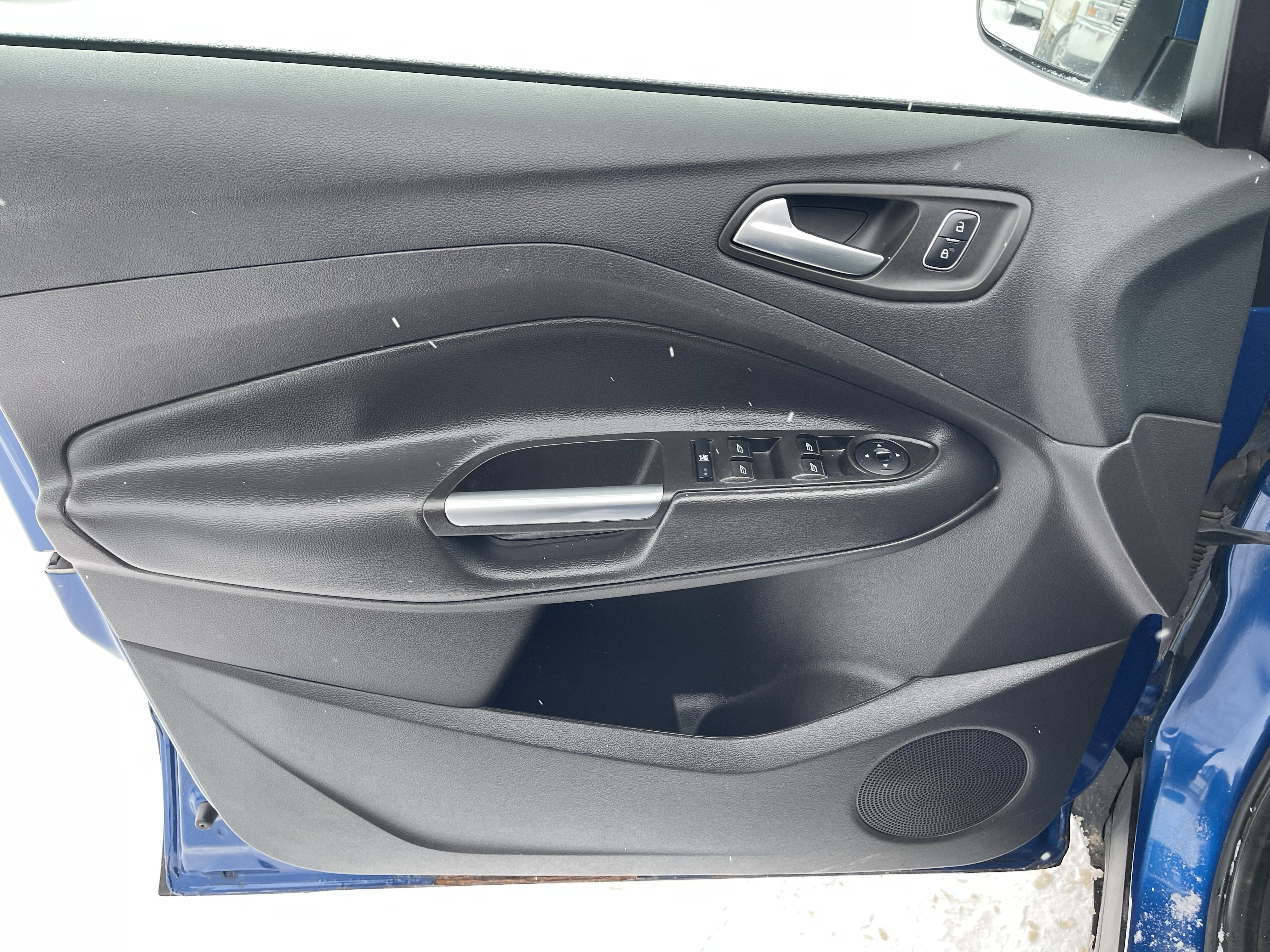 Used 2018 Ford Escape SE image 12