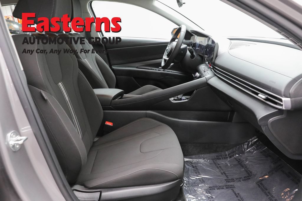 Used 2023 Hyundai Elantra SEL w/ Convenience Package FWD image 20