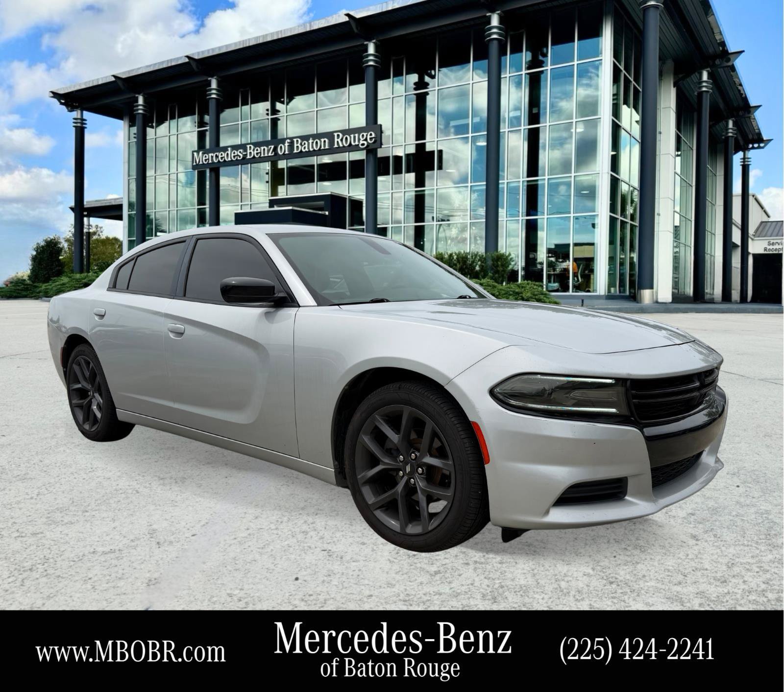 Used 2019 Dodge Charger SXT w/ Blacktop Package RWD image 1
