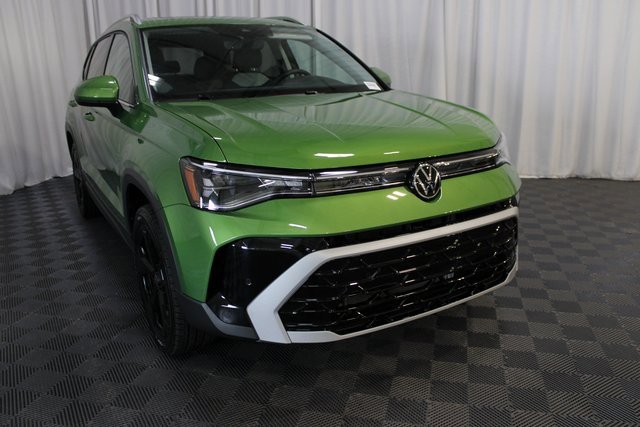 New 2025 Volkswagen Taos SEL image 29