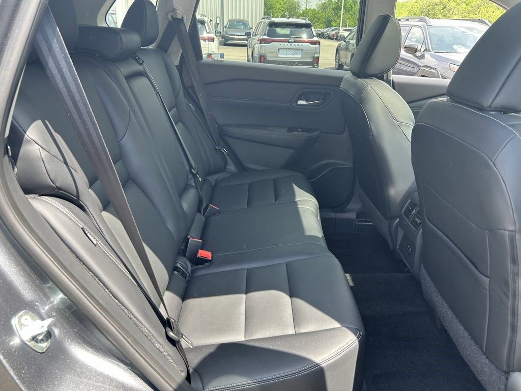 Used 2023 Nissan Rogue SL AWD/4WD image 25