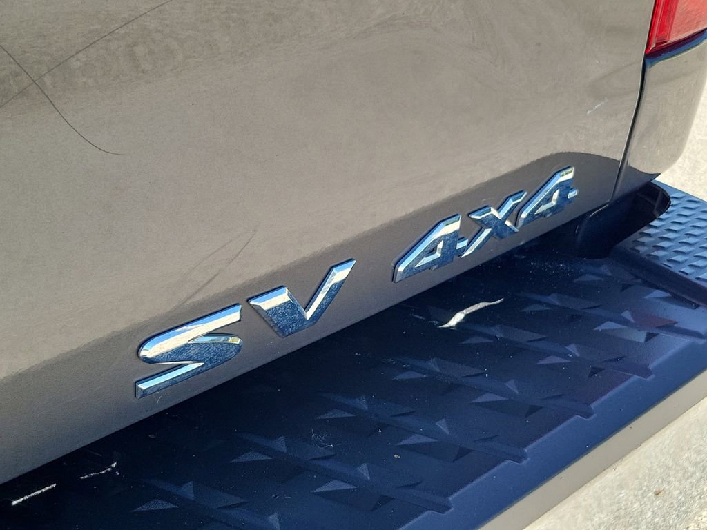 Used 2019 Nissan Titan SV image 12