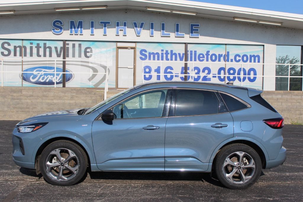 Used 2024 Ford Escape ST-Line w/ Tech Pack #1 FWD image 3