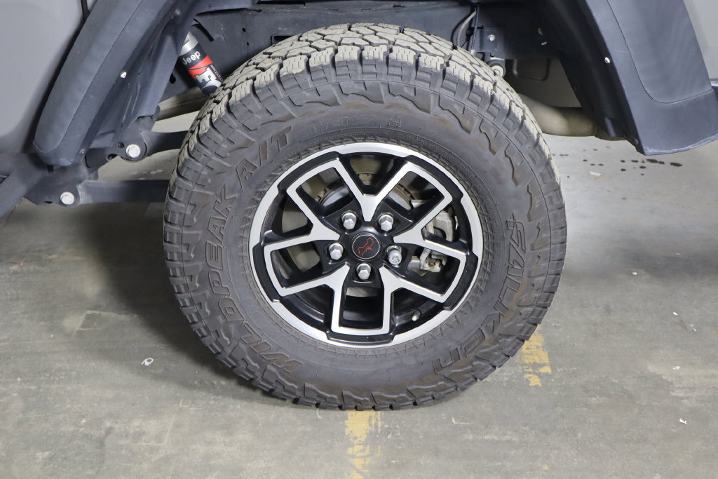 Used 2022 Jeep Gladiator Rubicon w/ LED Lighting Group AWD/4WD image 43