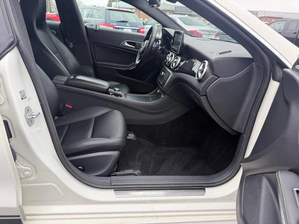 Used 2015 Mercedes-Benz CLA 250 4MATIC image 10