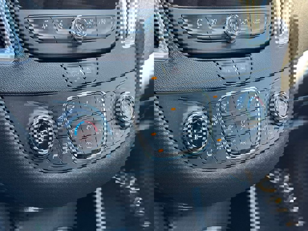 Used 2021 Chevrolet Malibu LT image 32