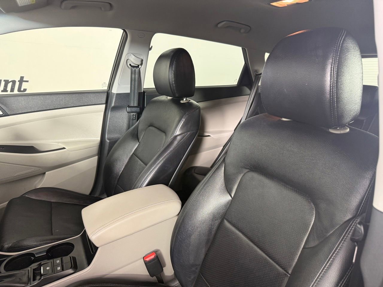 Used 2021 Hyundai Tucson SE image 12