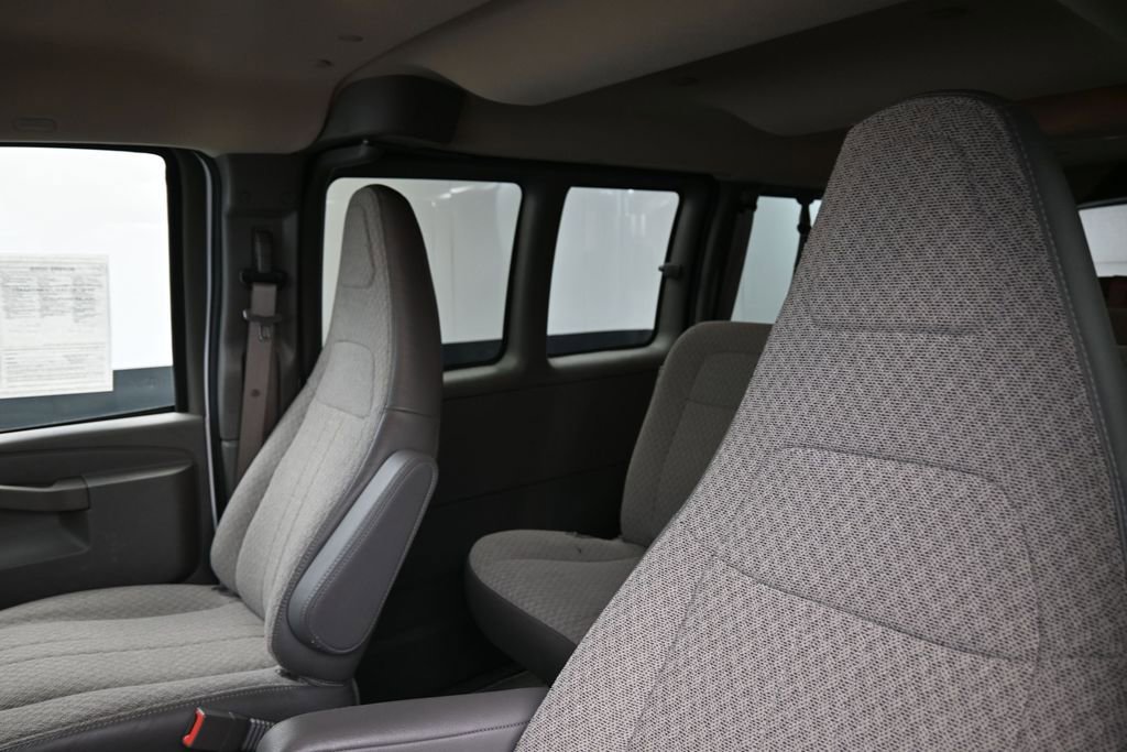 Used 2025 Chevrolet Express 3500 LT w/ LT Preferred Equipment Group RWD image 11