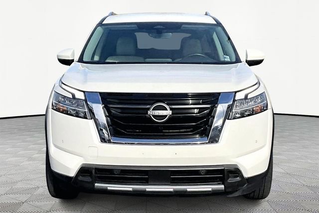Used 2023 Nissan Pathfinder SL image 2