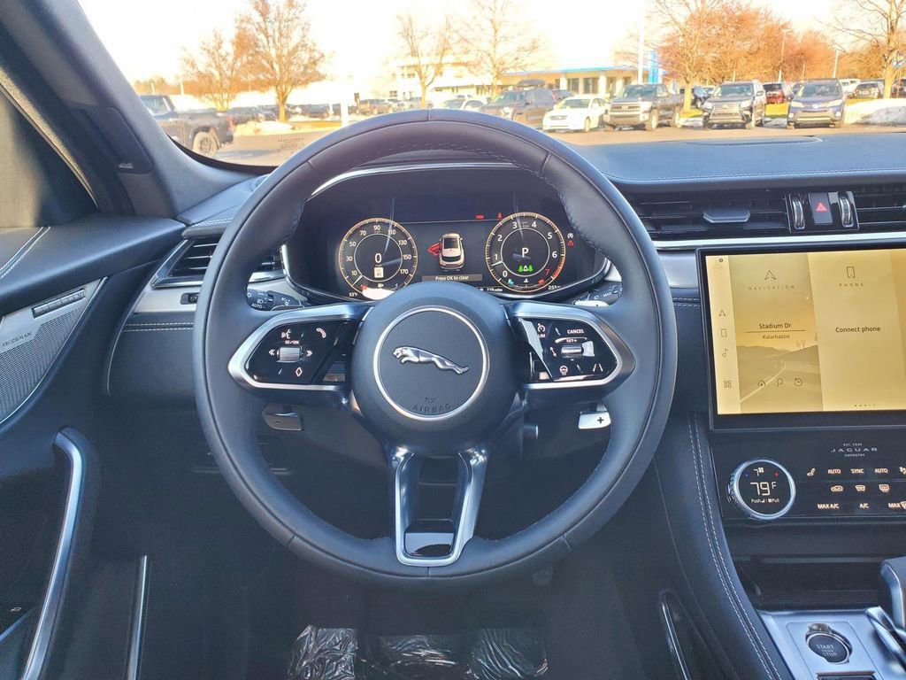Used 2024 Jaguar F-PACE R-Dynamic S image 12