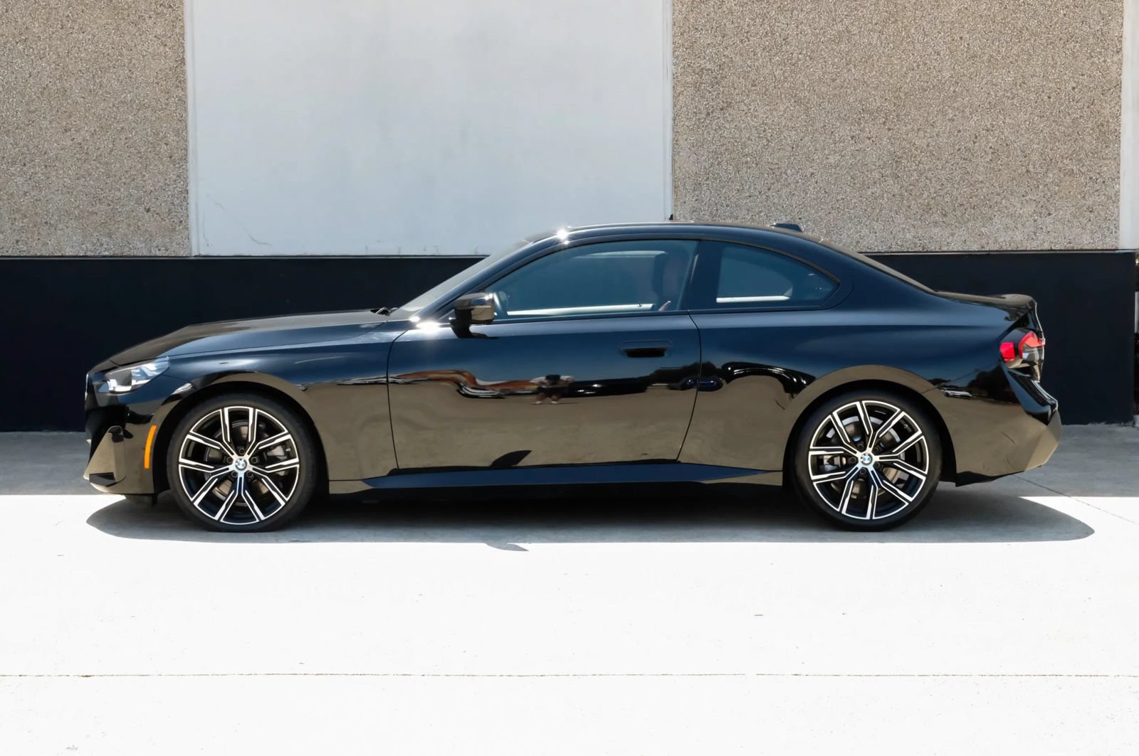 Used 2024 BMW 230i Coupe w/ Convenience Package RWD image 15