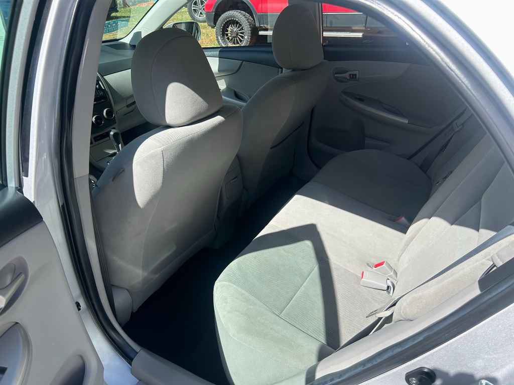 Used 2012 Toyota Corolla LE image 10