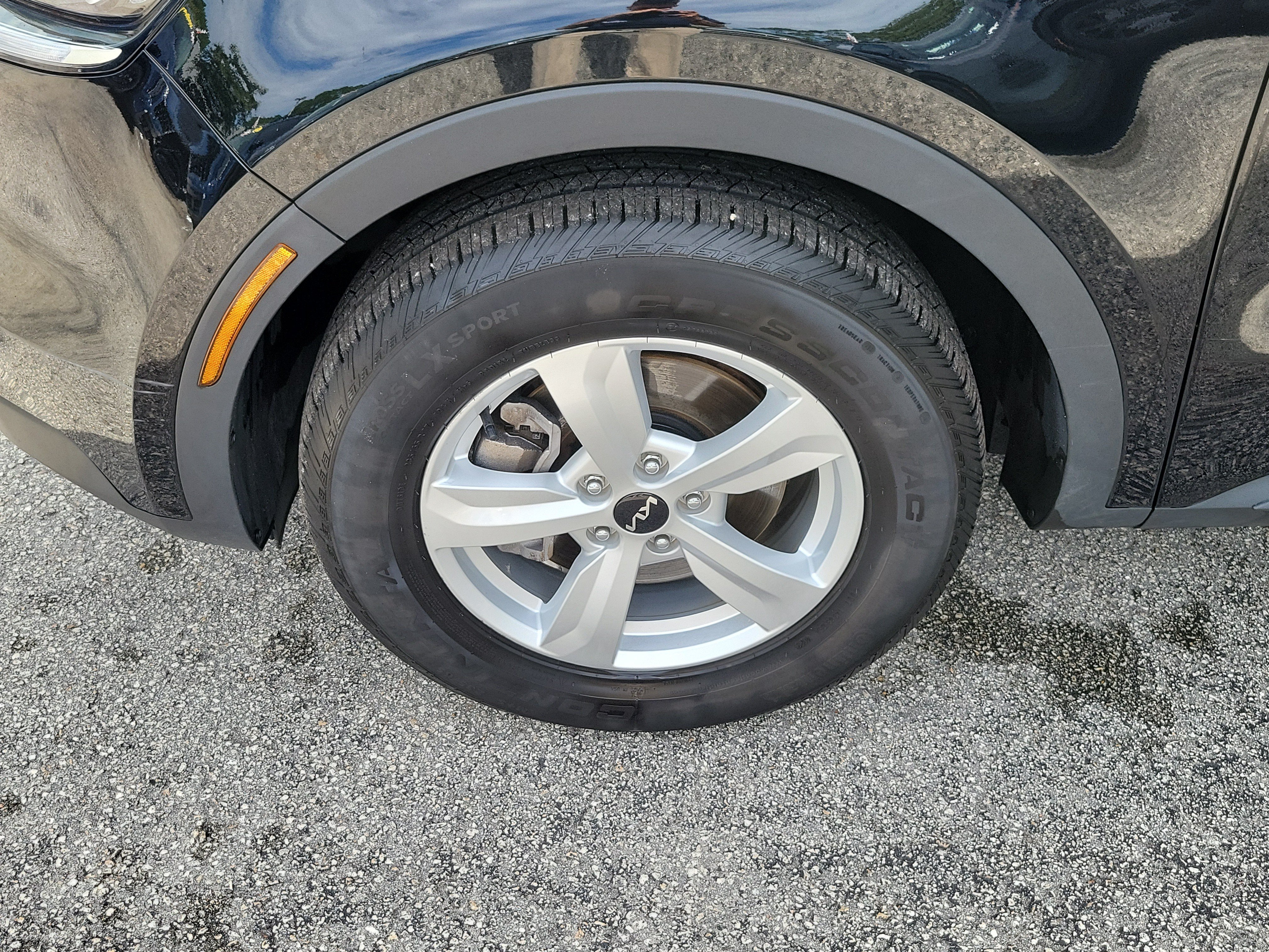 Certified 2023 Kia Sorento LX FWD image 37