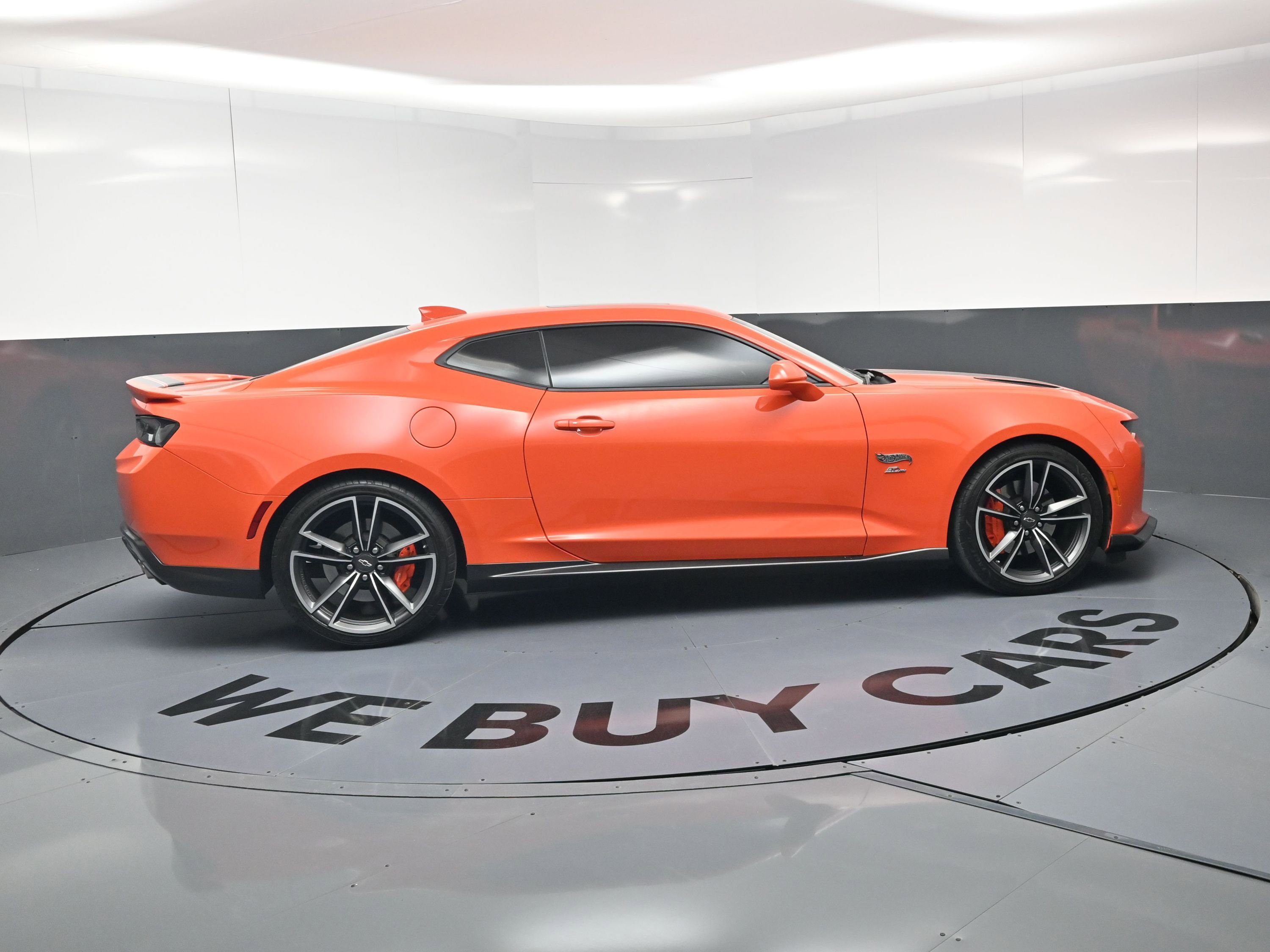 Used 2018 Chevrolet Camaro SS w/ Hot Wheels Edition image 10