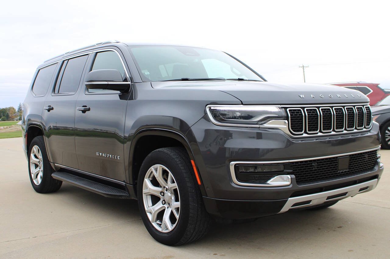 Used 2022 Jeep Wagoneer Series II AWD/4WD image 3