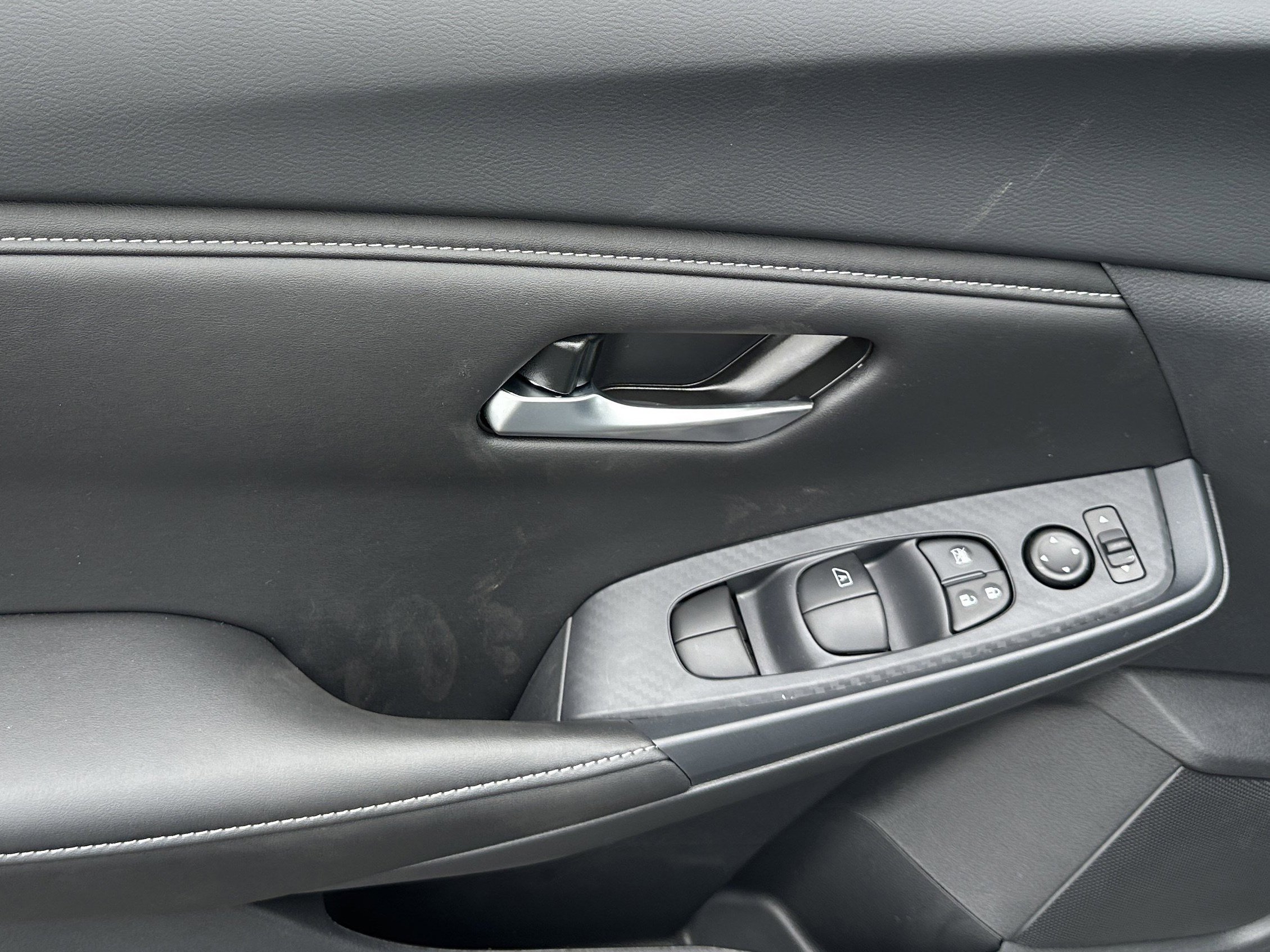 Used 2025 Nissan Sentra SV image 22