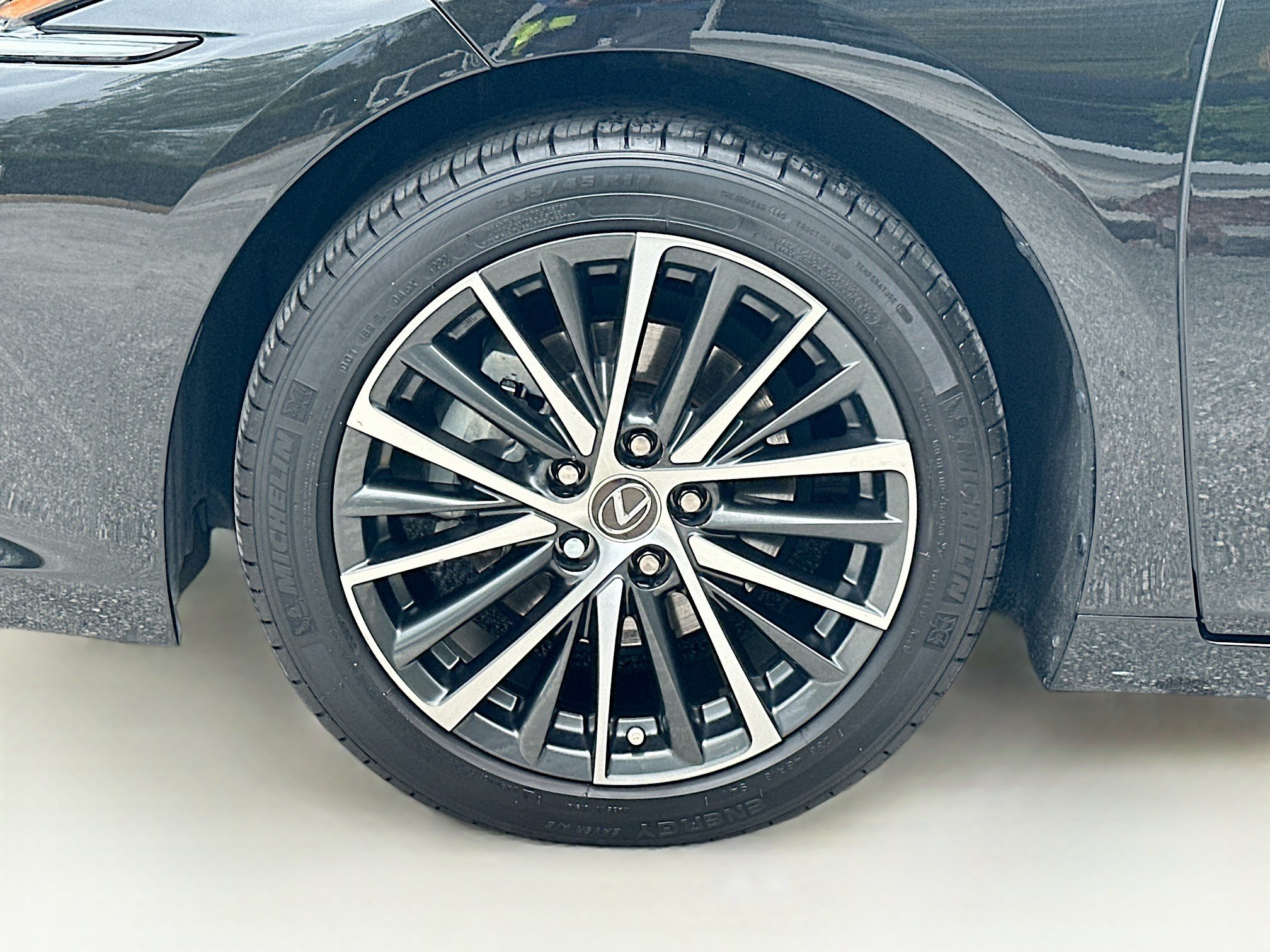 Used 2022 Lexus ES 300h w/ Premium Package FWD image 30