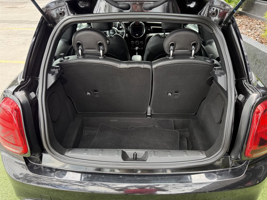 Used 2019 MINI Cooper S w/ Premium Package image 24