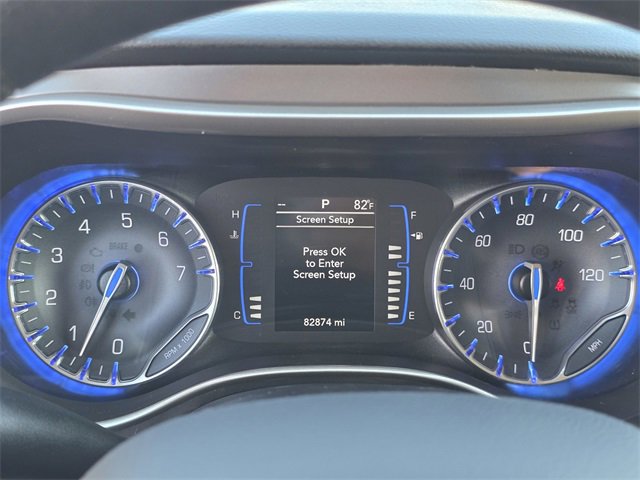 Used 2020 Chrysler Pacifica Touring image 29