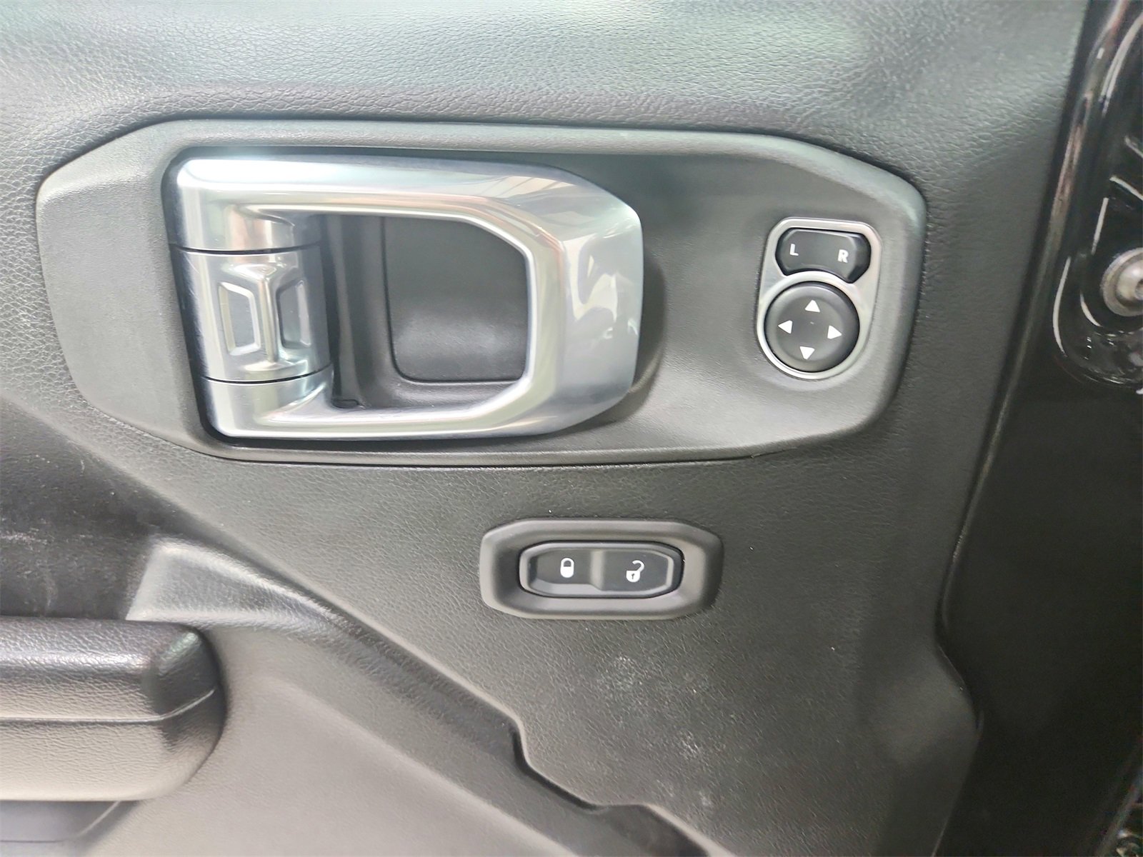 Used 2021 Jeep Wrangler Unlimited Rubicon image 29