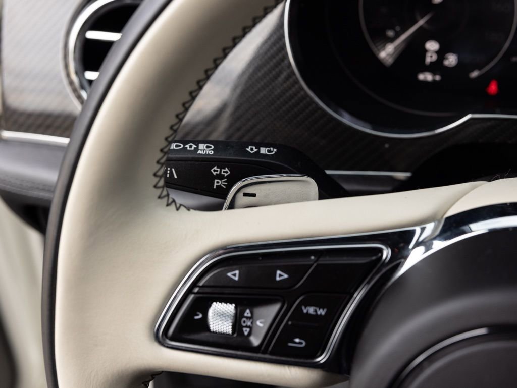 Used 2023 Bentley Bentayga Extended Wheelbase image 41