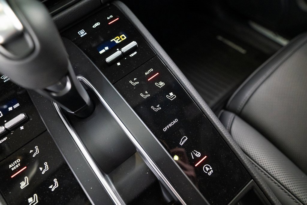 New 2026 Porsche Macan S image 25