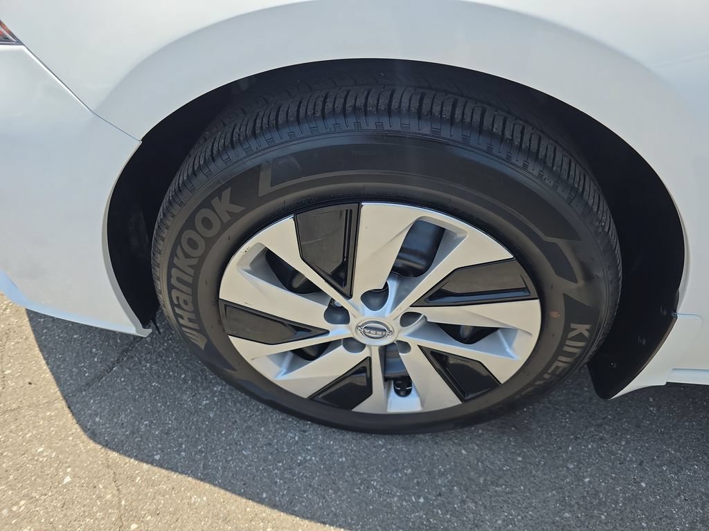 Used 2025 Nissan Altima 2.5 S FWD image 26
