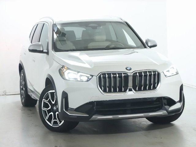 Certified 2023 BMW X1 xDrive28i w/ Premium Package AWD/4WD image 2