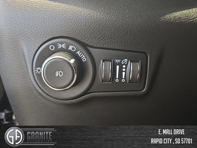Used 2024 Jeep Compass Latitude AWD/4WD image 31