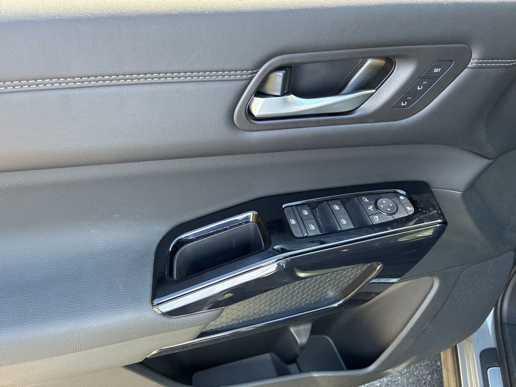 New 2026 Nissan Pathfinder Platinum AWD/4WD image 12