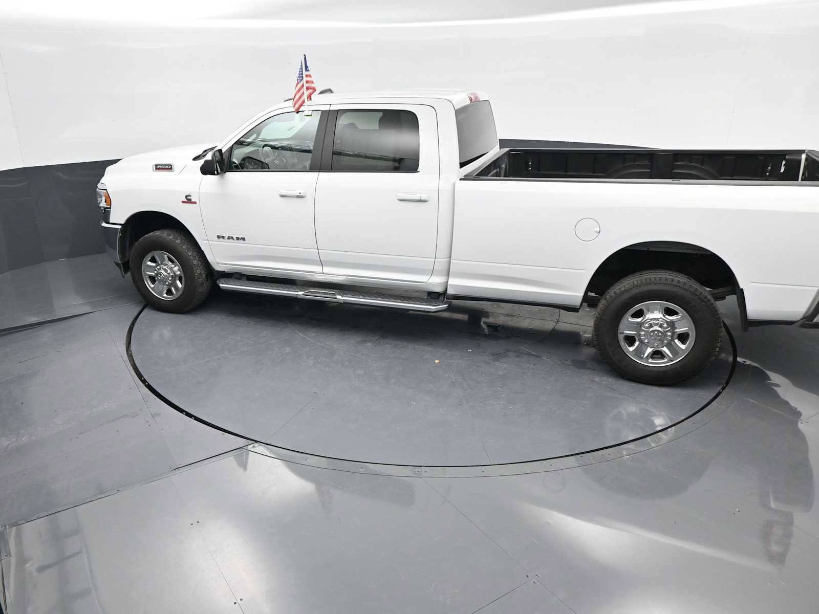 Used 2022 RAM 3500 Big Horn image 27
