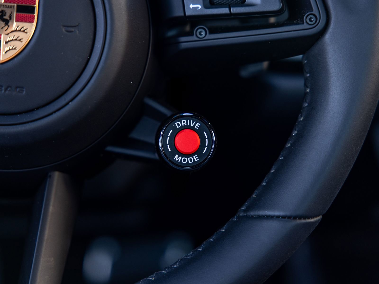 Certified 2025 Porsche 911 Carrera image 47