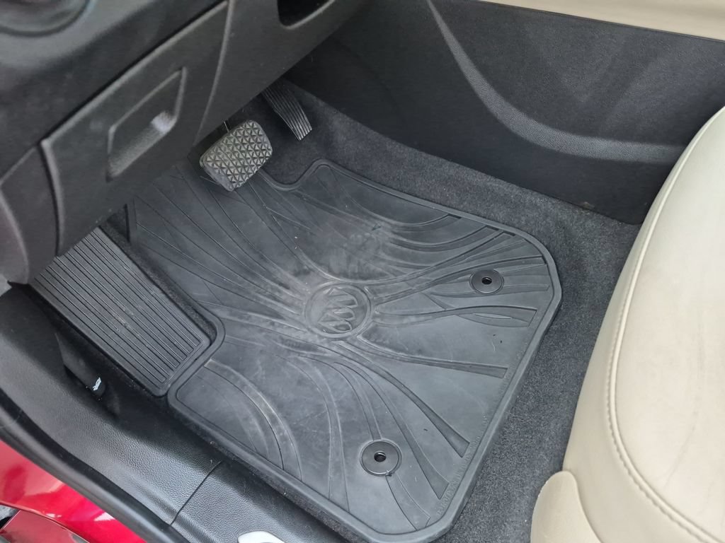 Used 2017 Buick Envision Essence FWD image 22