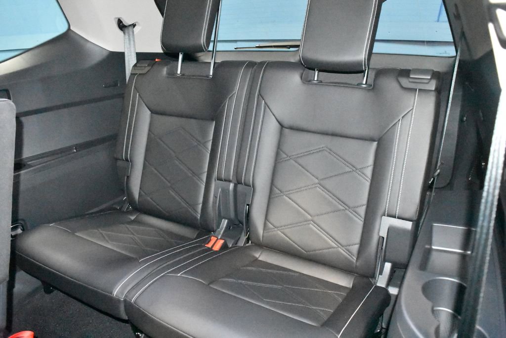 Used 2025 Volkswagen Atlas SE image 17