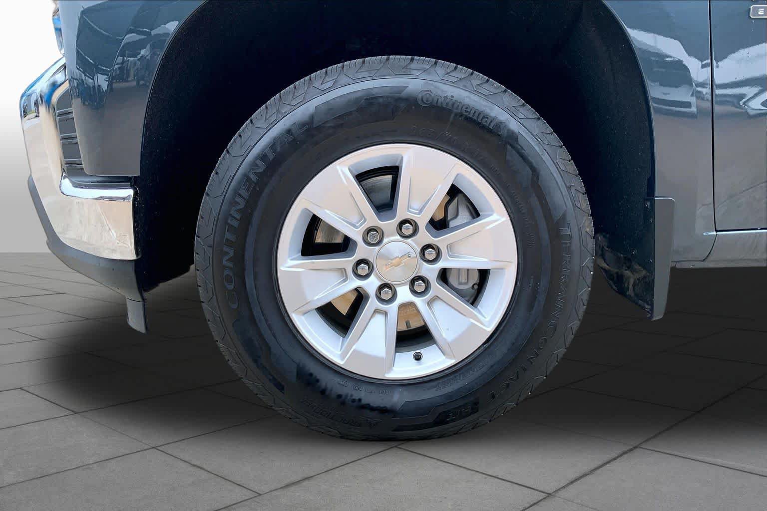 Used 2019 Chevrolet Silverado 1500 LT w/ Texas Edition AWD/4WD image 11