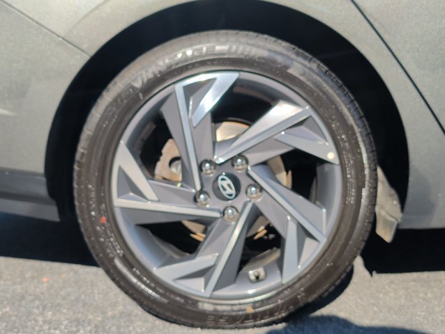 Used 2024 Hyundai Elantra Limited FWD image 30