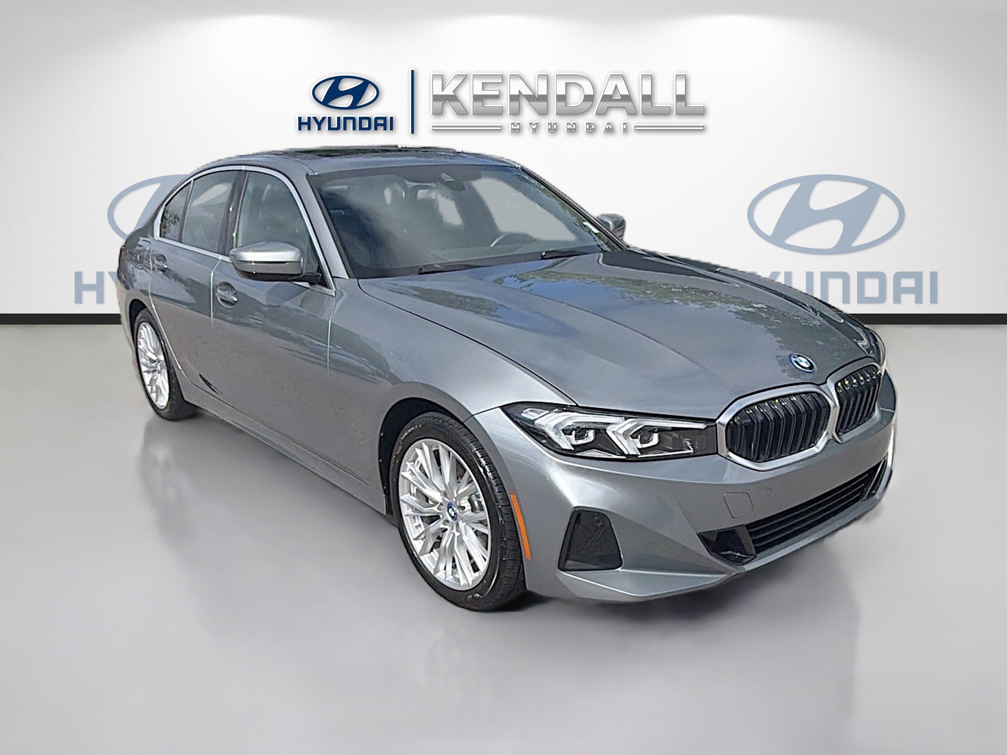 Used 2024 BMW 330e image 1