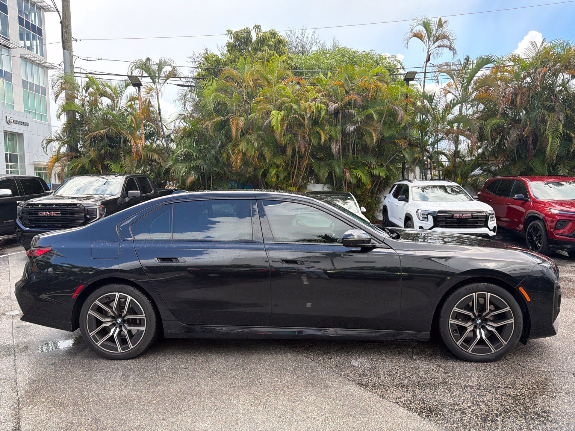 Used 2023 BMW 740i w/ Executive Package RWD image 4