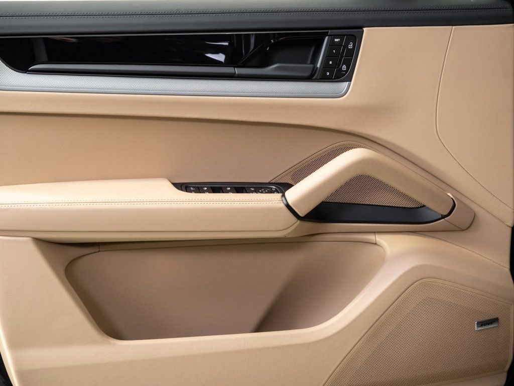 New 2026 Porsche Cayenne Coupe image 6